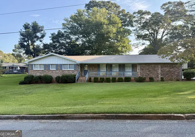 Photo 3 of Single family home for sale at 1010 Wesley Park Dr Sw, Marietta, GA 30064 | MLS# 10588599 | Listing updated on 2026-09-09