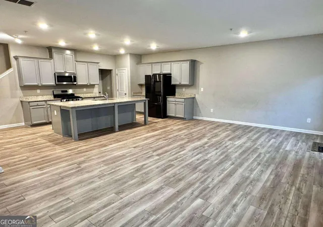 2nd image of 438 Bannon Wy, Marietta, GA 30008 | MLS# 10792130