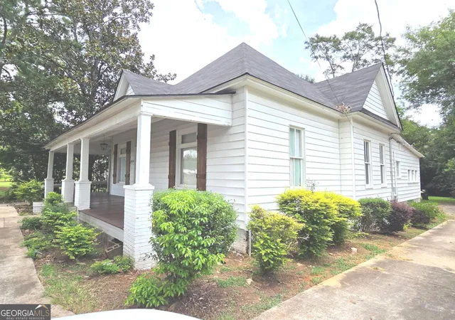 Photo 2 of Single family home for sale at 2036 S Main St, Blakely, GA 39823 | MLS# 10806408 | Listing updated on 2026-08-14