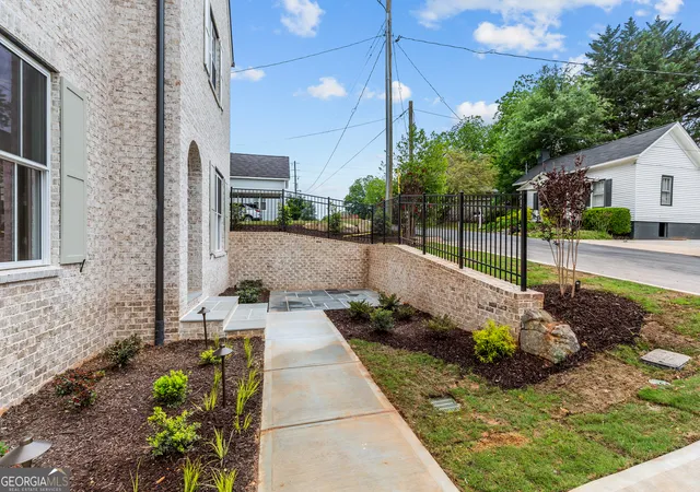 Photo 3 of Single family home for sale at 29 E Park St, Buford, GA 30518 | MLS# 10733824 | Listing updated on 2026-08-19