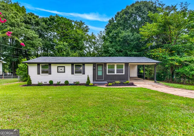 1st image of 106 Sir Lancelot Ave, Lagrange, GA 30241 | MLS# 10818245