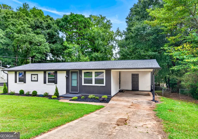 Photo 3 of Single family home for sale at 106 Sir Lancelot Ave, Lagrange, GA 30241 | MLS# 10818245 | Listing updated on 2026-10-06