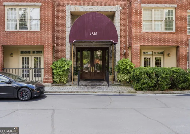 2nd image of 1735 Peachtree St Ne #304, Atlanta, GA 30309 | MLS# 10811851