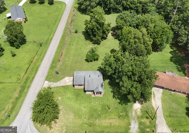 Photo 3 of Single family home for sale at 3204 Marie Cir, Macon, GA 31216 | MLS# 10820662 | Listing updated on 2026-10-05