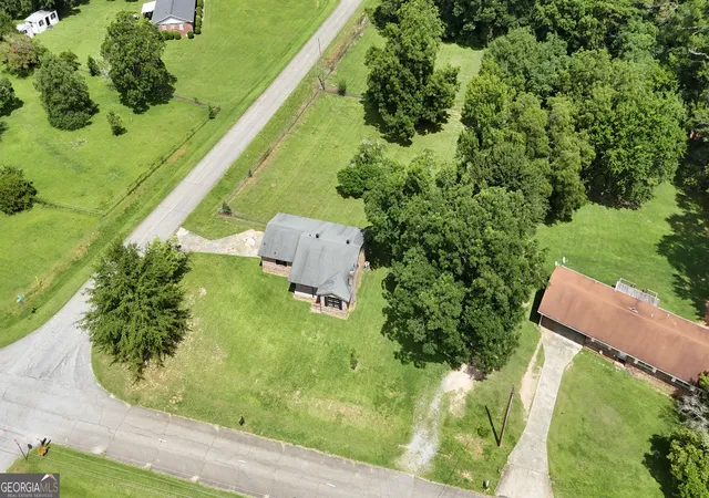 Photo 3 of Single family home for sale at 3204 Marie Cir, Macon, GA 31216 | MLS# 10820662 | Listing updated on 2026-10-05