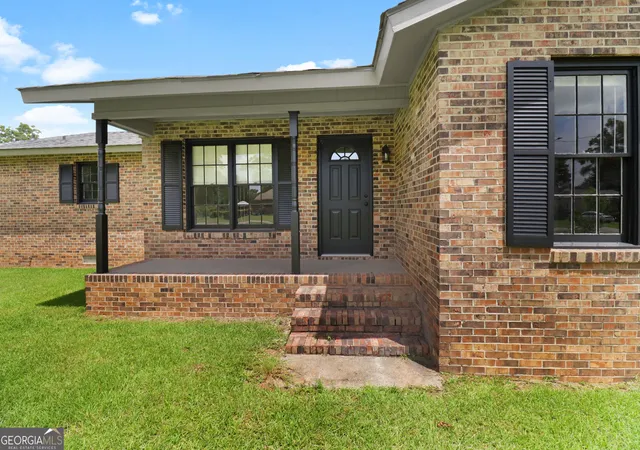 Photo 4 of Single family home for sale at 3204 Marie Cir, Macon, GA 31216 | MLS# 10820662 | Listing updated on 2026-10-05