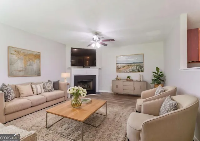 Photo 4 of Single family home for sale at 7190 Cavender Dr Sw, Atlanta, GA 30331 | MLS# 10640314 | Listing updated on 2026-10-30