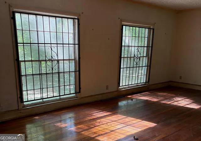 Photo 3 of Single family home for sale at 1976 Delowe Dr Sw, Atlanta, GA 30311 | MLS# 10795496 | Listing updated on 2026-09-28