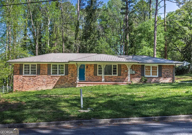 Photo 1 of Single family home for sale at 2933 Shelly Dr Sw, Atlanta, GA 30311 | MLS# 10832189 | Listing updated on 2026-09-07