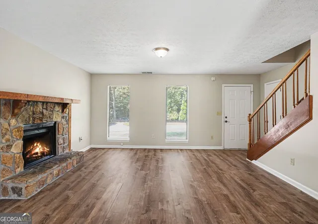 Photo 4 of Single family home for sale at 9042 Chestnut Lake Dr, Jonesboro, GA 30236 | MLS# 10832837 | Listing updated on 2026-09-08
