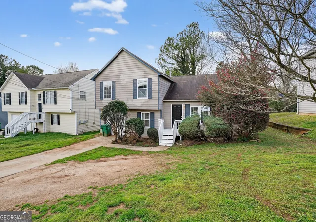 Photo 3 of Sale Pending at 2579 Stardust Trl, Decatur, GA 30034 | MLS# 10712204 | Listing updated on 2026-09-10
