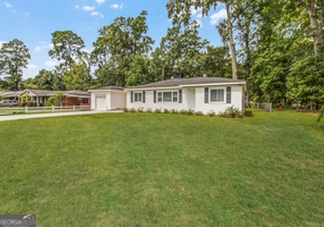 Photo 2 of Single family home for sale at 25 Herty Ave, Savannah, GA 31408 | MLS# 10575049 | Listing updated on 2025-10-13