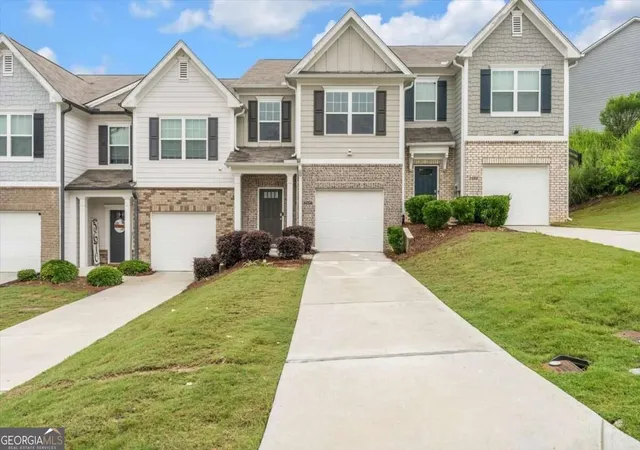 Townhouse for sale at 5668 Union Pointe Dr, Union City, GA 30291 | MLS# 10873117