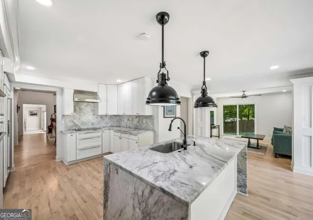2nd image of 2211 Hill Park Ct, Decatur, GA 30033 | MLS# 10797777