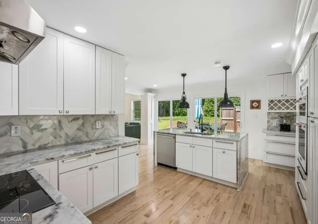 4th image of 2211 Hill Park Ct, Decatur, GA 30033 | MLS# 10797777