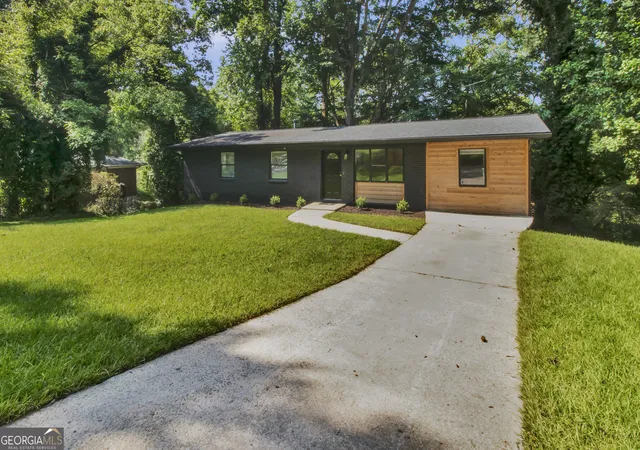 Photo 3 of Single family home for sale at 2461 Bouldercliff Way Se, Atlanta, GA 30316 | MLS# 10819659 | Listing updated on 2026-10-02