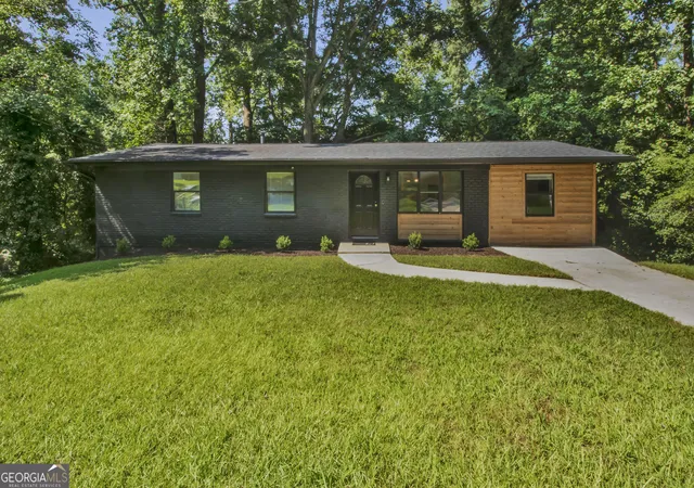 Photo 3 of Single family home for sale at 2461 Bouldercliff Way SE, Atlanta, GA 30316 | MLS# 10819659 | Listing updated on 2026-10-02
