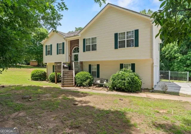 Photo 3 of Single family home for sale at 223 Sawdust Trl, Nicholson, GA 30565 | MLS# 10783910 | Listing updated on 2026-09-30