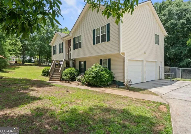 Photo 3 of Single family home for sale at 223 Sawdust Trl, Nicholson, GA 30565 | MLS# 10783910 | Listing updated on 2026-09-30