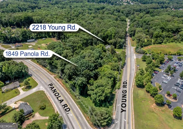 5th image of 2218 Young Rd, Stone Mountain, GA 30088 | MLS# 10787453