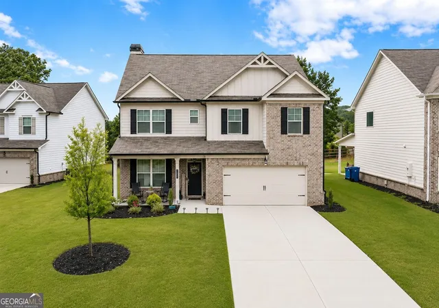 Homes for sale in Auburn, GA | 702 Eagles Nest Cir, Auburn, GA 30011 | MLS# 10799518