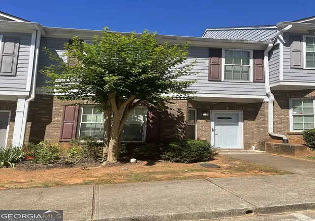 Photo 1 of Sale Pending at 4911 Walden Lake Sq, Decatur, GA 30035 | MLS# 10778927 | Listing updated on 2026-09-14
