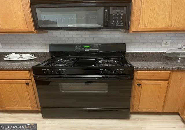 Listing Photo 5 - Condo for sale in building located at 4911 Walden Lake Sq, Decatur, GA 30035