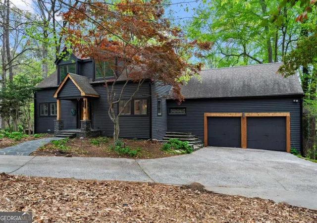 Photo 3 of Single family home for sale at 1890 Spalding Dr, Sandy Springs, GA 30350 | MLS# 10821861 | Listing updated on 2026-09-15