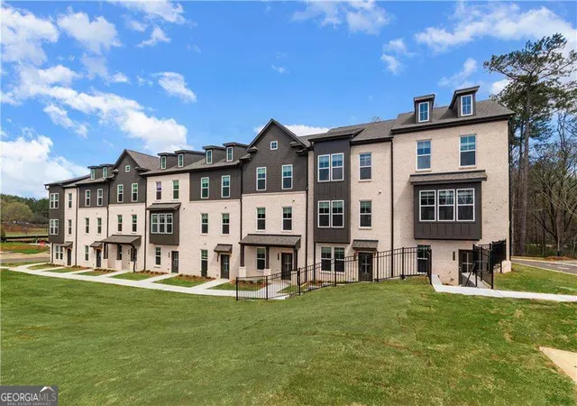 Photo 3 of Townhouse for sale at 2814 Daybreak Ln, Newnan, GA 30265 | MLS# 10825239 | Listing updated on 2026-09-04