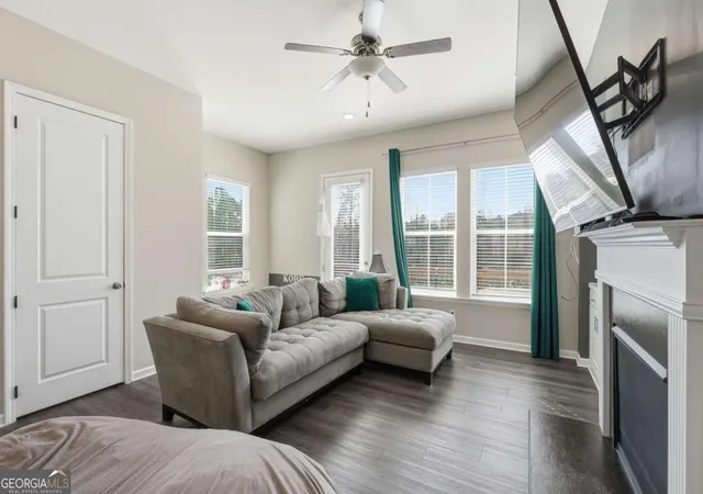 4th image of 3317 Park Pointe Cir, Scottdale, GA 30079 | MLS# 10755334