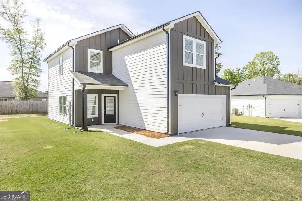 Photo 1 of Single family home for sale at 108 Bulloch Ct, Byron, GA 31008 | MLS# 10870850 | Listing updated on 2026-10-24