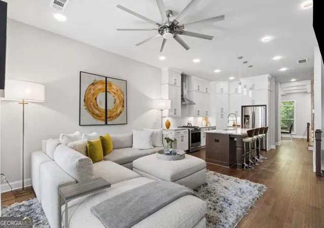 Photo 3 of Townhouse for sale at 4351 Parkside Pl, Sandy Springs, GA 30342 | MLS# 10830072 | Listing updated on 2026-10-05