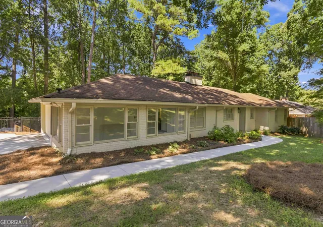 Photo 2 of Single family home for sale at 6748 Brandon Mill Rd, Sandy Springs, GA 30328 | MLS# 10834676 | Listing updated on 2026-09-11