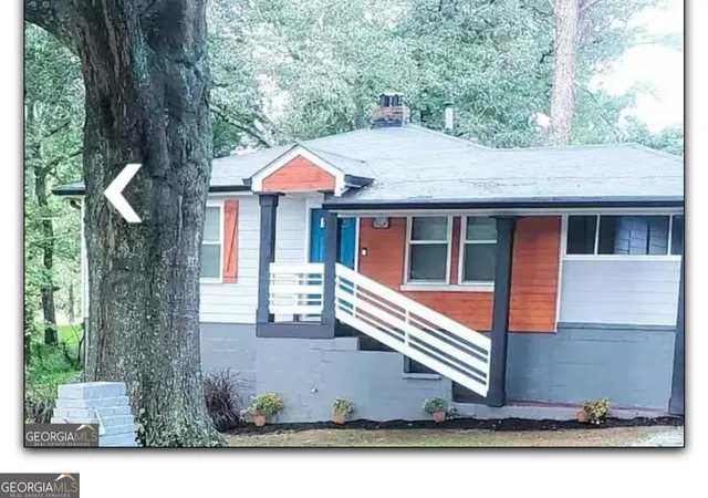 Listing Photo 2 - Condo for sale in building located at 818 Lee Andrews Ave SE, Atlanta, GA 30315 - Unit #