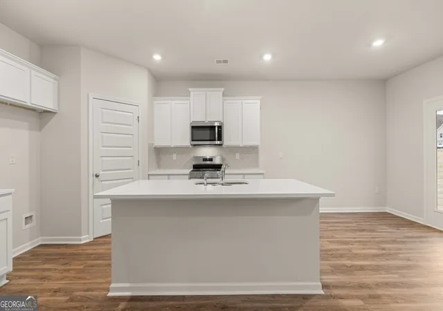 Photo 4 of Single family home for sale at 2171 Edgecombe Ln, Dacula, GA 30019 | MLS# 10794143 | Listing updated on 2026-10-11