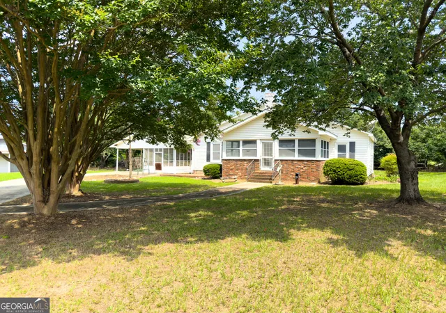 3rd image of 1300 Terry Dr, Stapleton, GA 30823 | MLS# 10771725