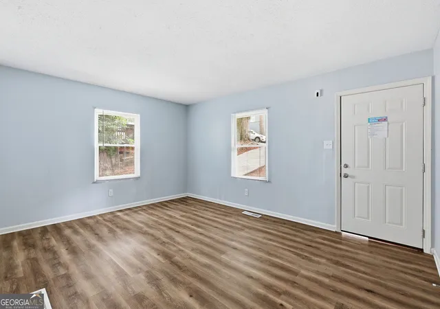 Photo 2 of Sale Pending at 2197 Swallow Cir Se, Atlanta, GA 30315 | MLS# 10821838 | Listing updated on 2026-09-11