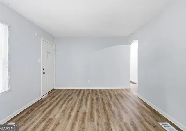 Photo 3 of Sale Pending at 2197 Swallow Cir Se, Atlanta, GA 30315 | MLS# 10821838 | Listing updated on 2026-09-11