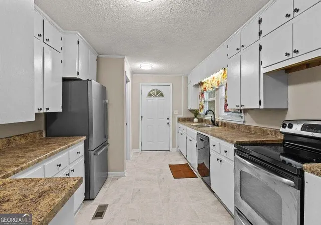Photo 3 of Single family home for sale at 118 Alpine Dr, Rossville, GA 30741 | MLS# 10646903 | Listing updated on 2026-07-04