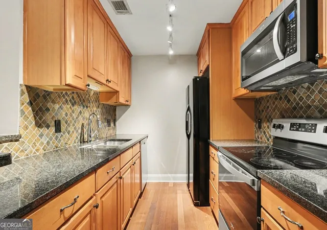 Photo 3 of Condo for sale at 1202 Pine Heights, Atlanta, GA 30324 | MLS# 10829712 | Listing updated on 2026-09-03