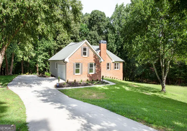 Photo 2 of Single family home for sale at 1055 Windridge Dr, Loganville, GA 30052 | MLS# 10803055 | Listing updated on 2026-09-10