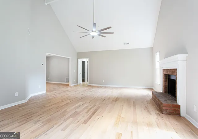 Photo 4 of Single family home for sale at 1055 Windridge Dr, Loganville, GA 30052 | MLS# 10803055 | Listing updated on 2026-09-10