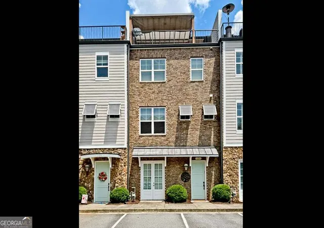 1st image of 104 Canton Wy, Roswell, GA 30075 | MLS# 10794157