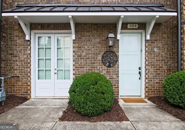 2nd image of 104 Canton Wy, Roswell, GA 30075 | MLS# 10794157
