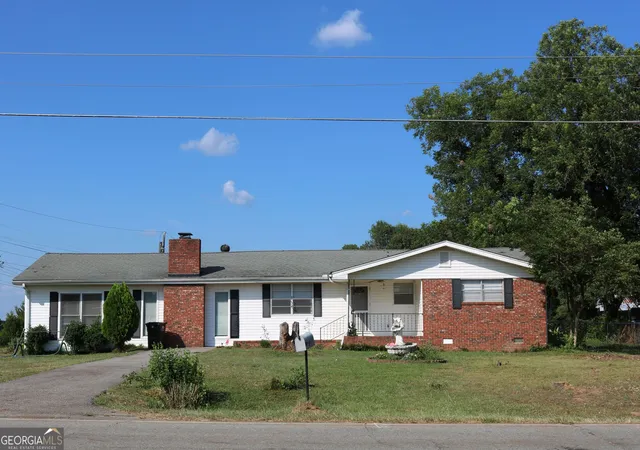 Homes for sale in Comer, GA | 640 Gholston St, Comer, GA 30629 | MLS# 10692738