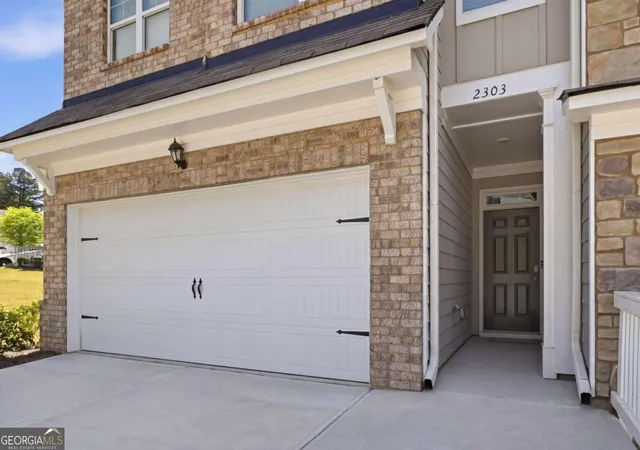 3rd image of 2303 Blue Monarch Dr, Buford, GA 30519 | MLS# 10758758