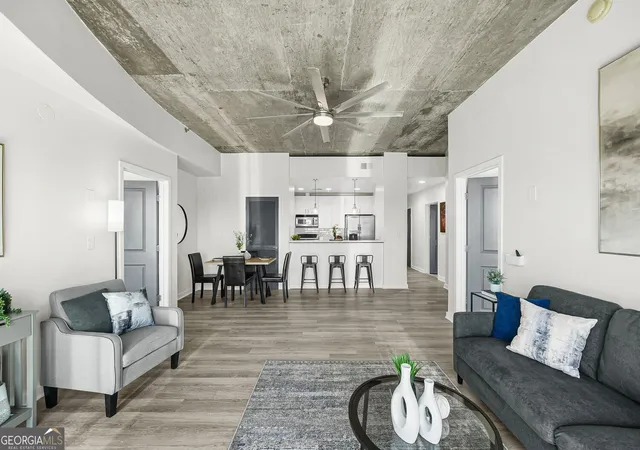 Listing Photo 1 - Condo for sale in building located at 250 Pharr Rd Ne, Atlanta, GA 30305 - Unit #413