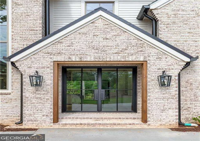 Photo 2 of Single family home for sale at 10908 Woodstock Rd, Roswell, GA 30075 | MLS# 10762913 | Listing updated on 2026-09-16