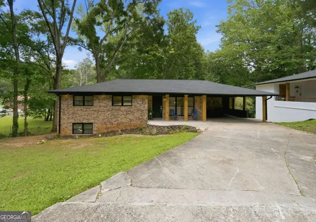 Photo 1 of Single family home for sale at 2424 Hanford Dr Sw, Atlanta, GA 30315 | MLS# 10802846 | Listing updated on 2026-08-24