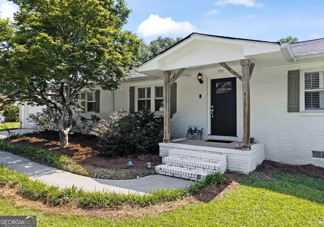 Photo 2 of Sale Pending at 711 Forest Ridge Dr Se, Marietta, GA 30067 | MLS# 10831670 | Listing updated on 2026-09-02